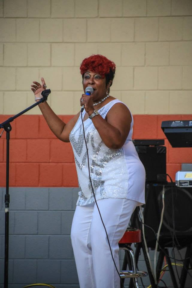 LaVern “Spice” Cohen performing
